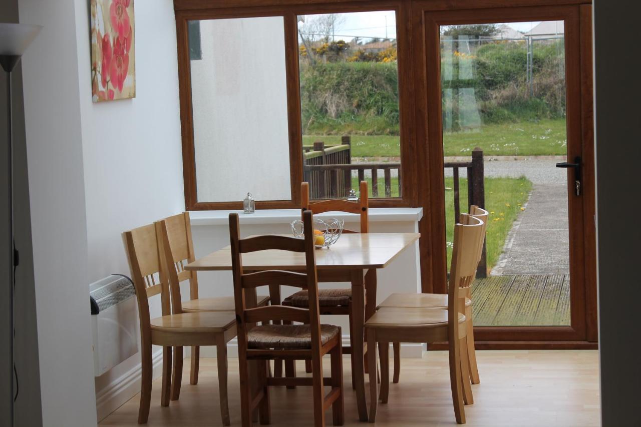 Hookless Holiday Homes Fethard on Sea Exterior foto